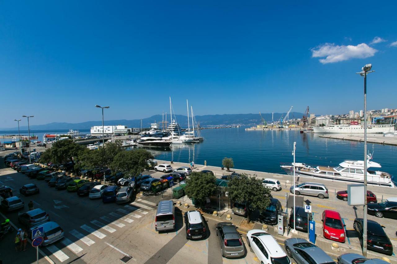 Apartments Del Molo Rijeka Exterior photo